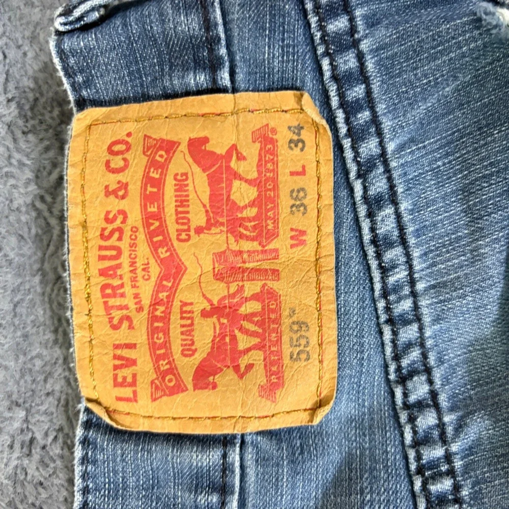 Levis 559 Relaxed Straight Jeans Mens 36x34 Blue Medium Wash Denim 559-0229
